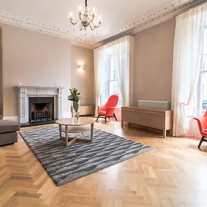 Baggot Street - Hiphipstay Apartment